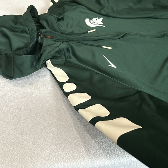 NIKE Full Zip up Michigan State Spartans therma fit hoodie - Picture 3 of 5